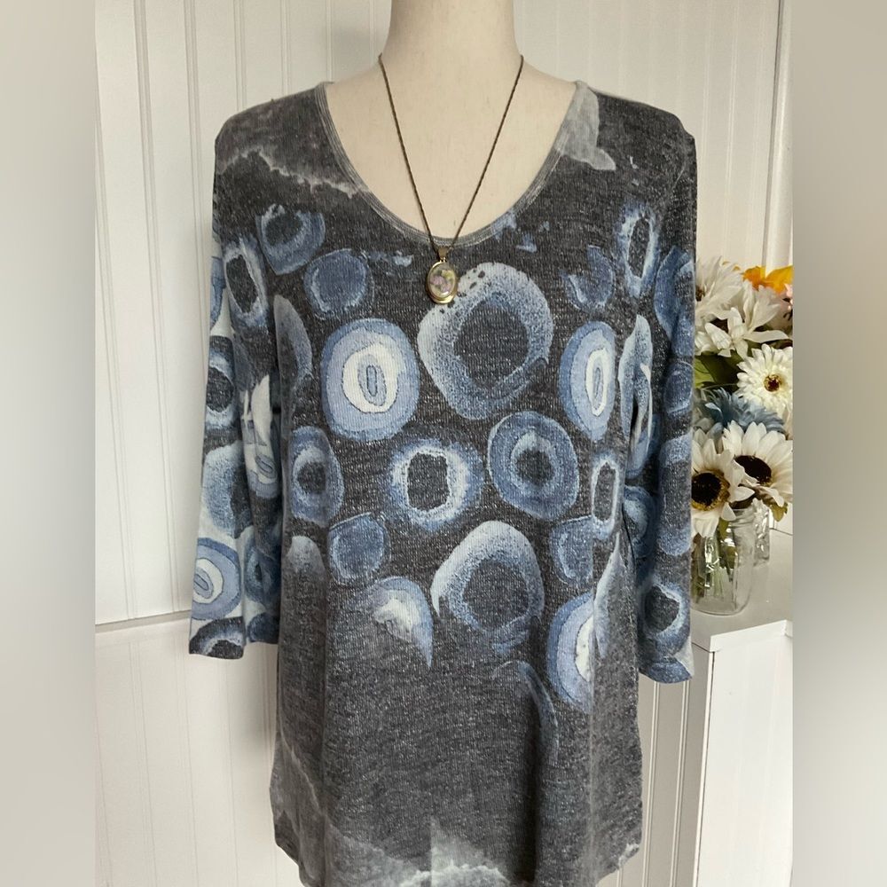 Scooped Neck Grey & Blue Abstract Design 3/4 Sleeves Blouse
